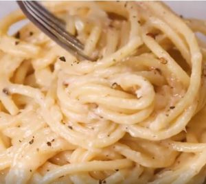 اسپاگتی با پنیر و فلفل